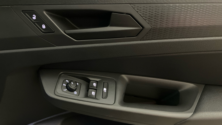 Volkswagen Caddy Cargo C20 Diesel 2.0 TDI 122PS Commerce Pro Van DSG [Tech Pack]